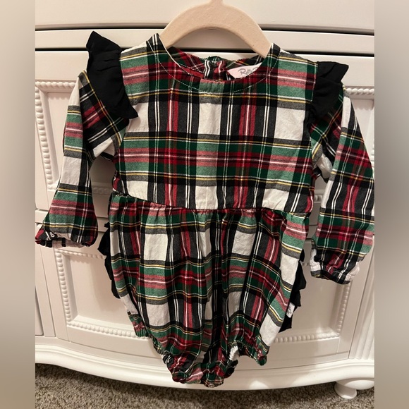 Ruffle butts plaid bubble romper 12-18M - Picture 2 of 9